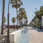 Le2c- Modern New-build Apartment near the beach شقة *