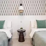 Le2c- Modern New-build Apartment near the beach *