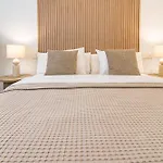 Le2c- Modern New-build Apartment near the beach شقة