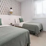 Le2c- Modern New-build Apartment near the beach *