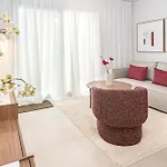 Le2c- Modern New-build Apartment near the beach Estepona