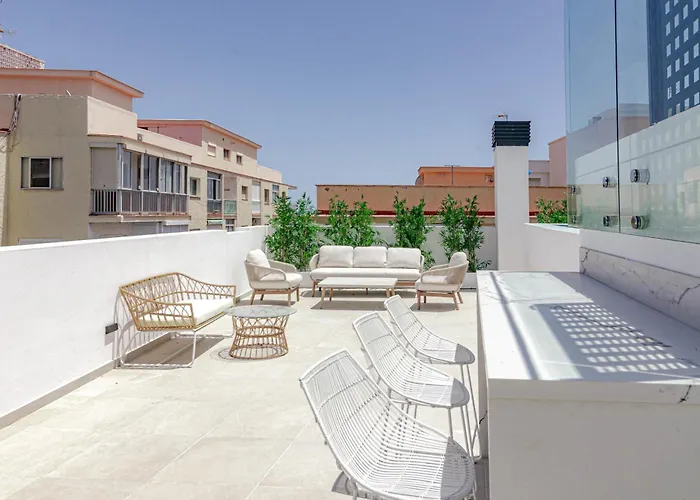 Le2c- Modern New-build Apartment near the beach *