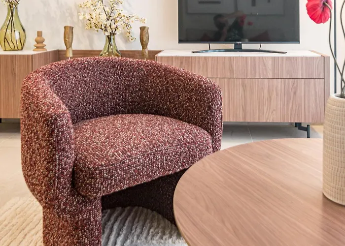 Le2c-modern Near The Town Centre * إِستيبونا