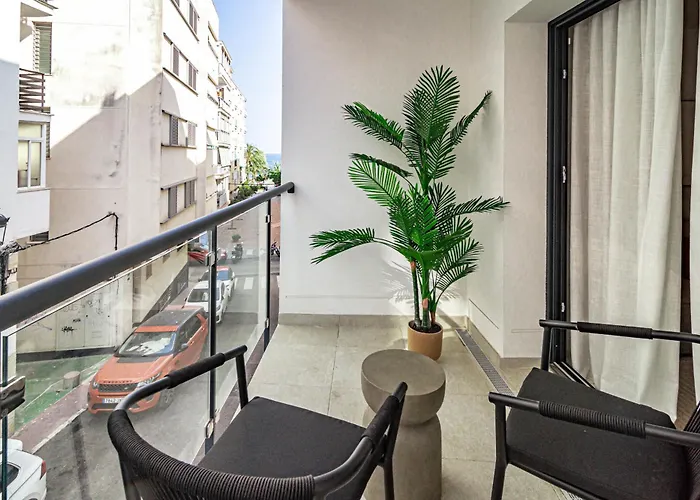 Le2c- Modern New-build Apartment near the beach