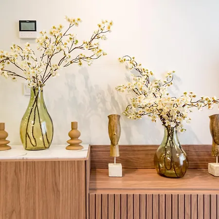 Le2c-modern Near The Town Centre *